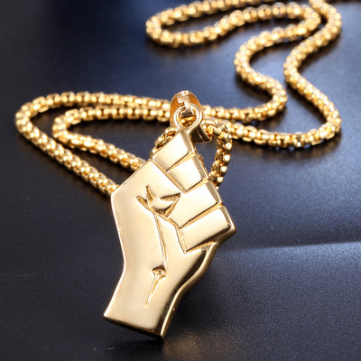 Collar Colgante Puño de Oro en Acero Titanio para Hombre - Image 16