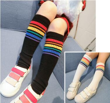 Calcetines de Algodón a Rayas Arcoíris para Niños y Niñas - Image 2