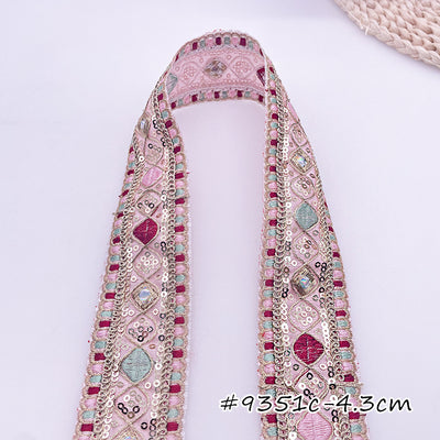 Prendas Étnicas con Encaje Bordado Decorativo - Image 5