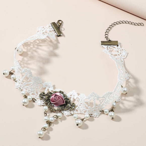 Collar de Encaje Blanco Elegante para Damas