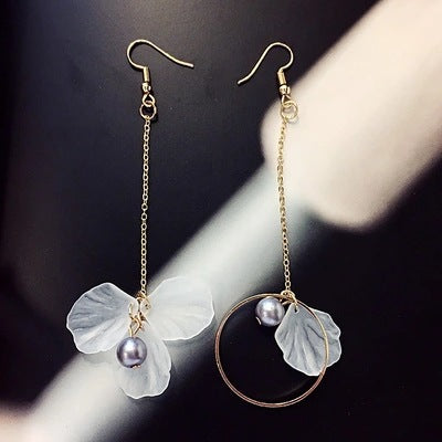 Aretes Largos con Borla de Flores