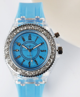 Reloj LED Luminoso Geneva para Mujer con Pulsera de Silicona - Image 7