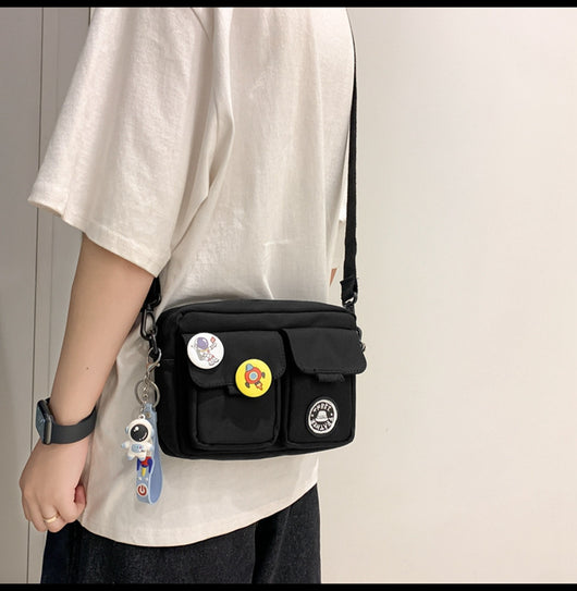 Bolsa Mensajera Crossbody para Hombre con Distintivo - Image 42