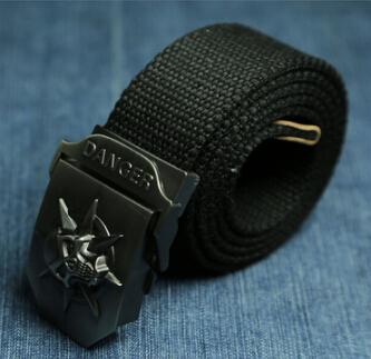 Cinturón de Lona para Hombre con Calavera y Hebilla Metálica - Image 4