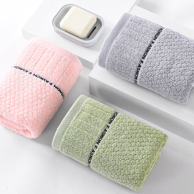 Toalla de Algodón Puro Gruesa y Súper Absorbente - Image 3