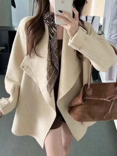 Cardigan Tejido de Largo Medio con Solapa Irregular - Image 17