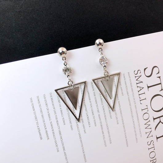Aretes Coreanos Asimétricos con Flor de Perla y Moño - Image 59