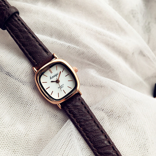 Reloj Minimalista de Correa Fina con Diseño Retro