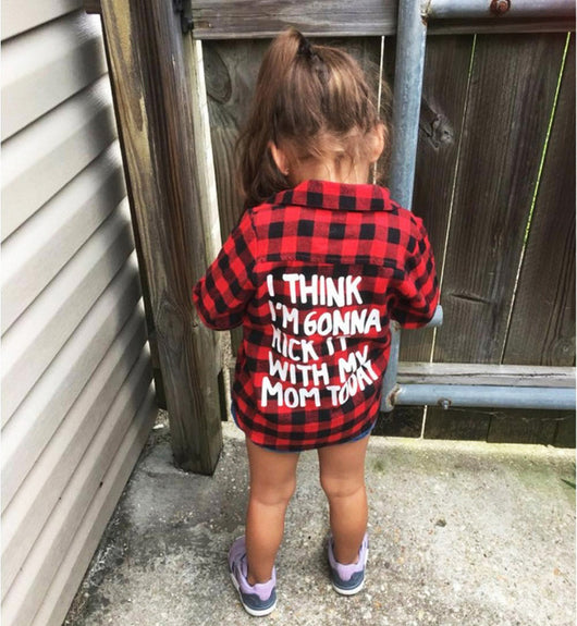 Blusa Infantil a Cuadros Rojo con Estampado de Letras - Image 3