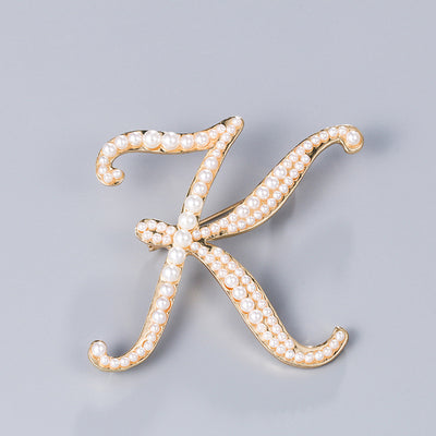 Broche Personalizado con Iniciales en Perlas - Alfiler Elegante para Mujer - Image 19