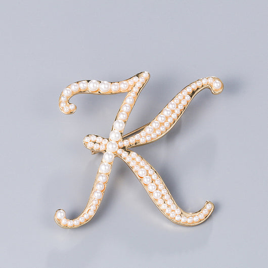 Broche Personalizado con Iniciales en Perlas - Alfiler Elegante para Mujer - Image 19