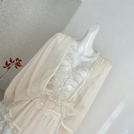 Blusa Romántica de Encaje y Patchwork con Manga Larga - Image 2
