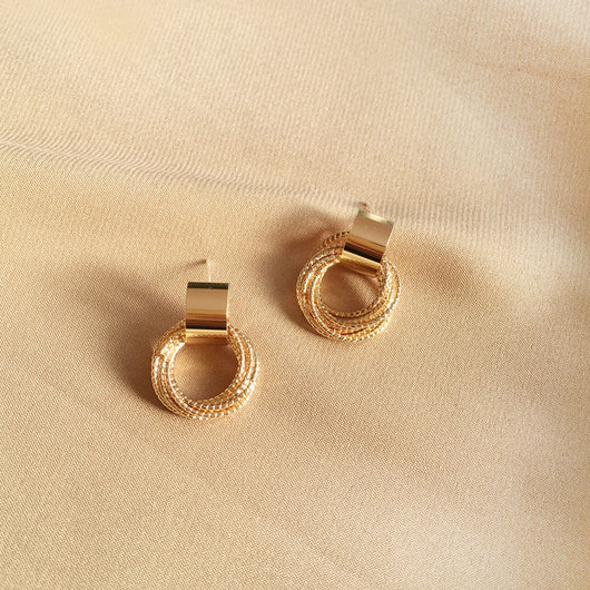 Aretes Geométricos de Temperamento - Diseño Moderno y Personalidad - Image 3