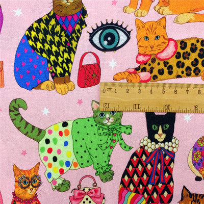 Vestido Infantil Rosa con Estampado de Gatos, Patchwork y Pañuelo Integrado - Image 6