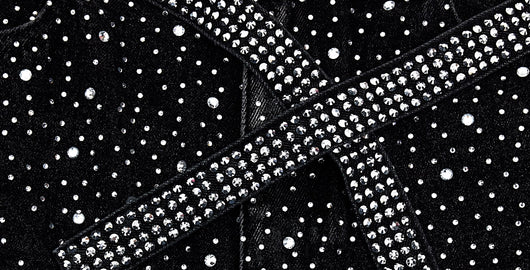 Jeans Retro Lavado con Cintas y Strass Brillantes - Image 14