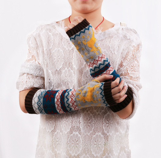 Guantes Navideños de Lana Tejida con Diseño Infantil - Cálidos y Acogedores - Image 6