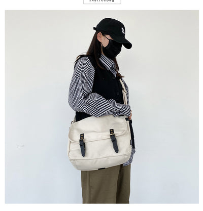 Bolsa de Mensajero Retro de Lona con Cierre Abatible y Detalles de Herrería - Image 12