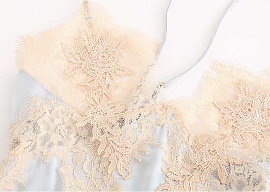 Camisón Sensual con Tirantes Atrás - Image 7