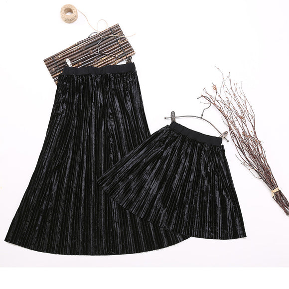 Conjunto a Juego Mamá e Hija con Falda Plisada Simple