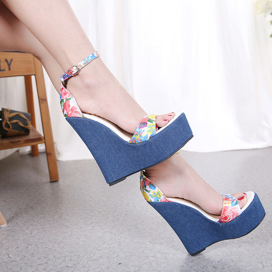 Sandalias Cuña con Estampado