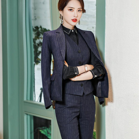 Traje Ejecutivo Femenino de Temperamento y Elegancia para Trabajo Formal
