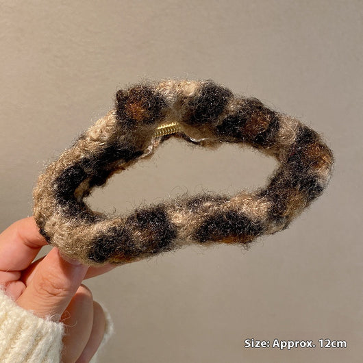 Clip Tiburón de Felpa Leopardo con Moño para Recogido Elegante - Image 11