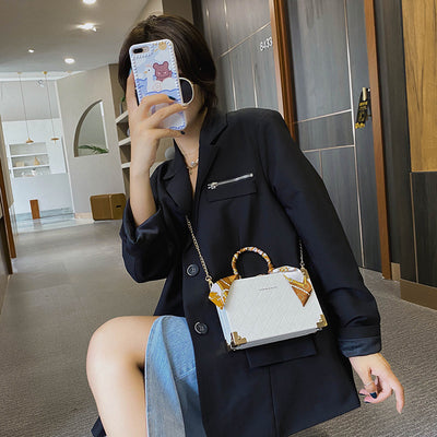 Bolso Bandolera Cuadrado Pequeño con Cadena para Mujer - Image 3