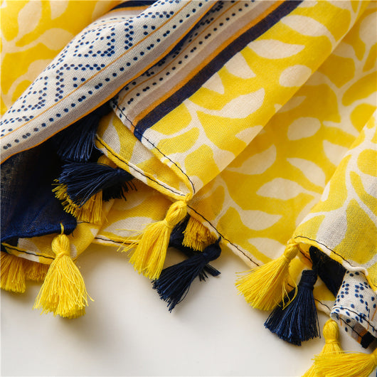 Chal Foulard de Algodón y Lino con Estampado de Hojas de Uva y Borlas - Image 14