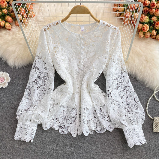 Blusa Retro Cuello Redondo con Encaje Calado - Image 10