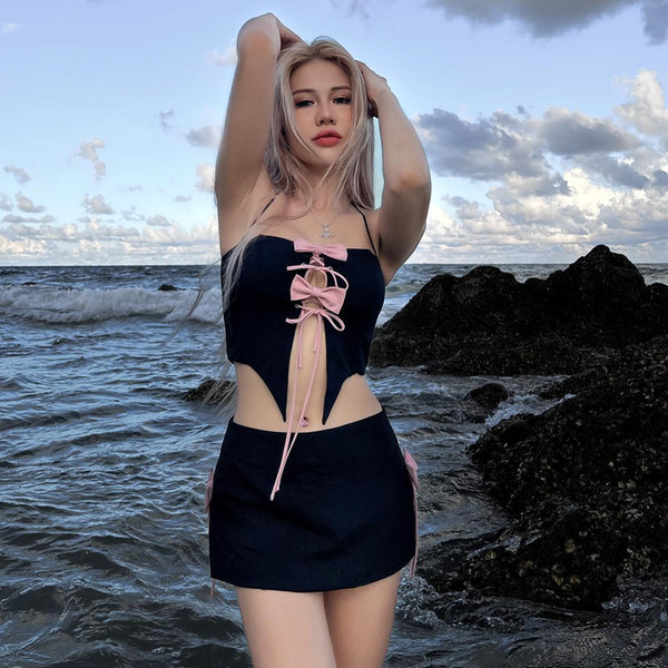 Conjunto Sexy de Falda y Top Halter con Detalle de Moño y Tiras Cruzadas