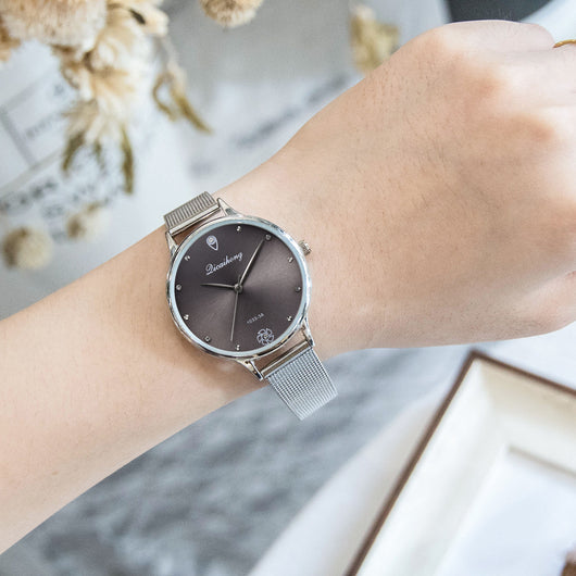 Reloj de Pulsera Verde con Escala de Diamantes - Cuarzo de Diseño Premium - Image 4