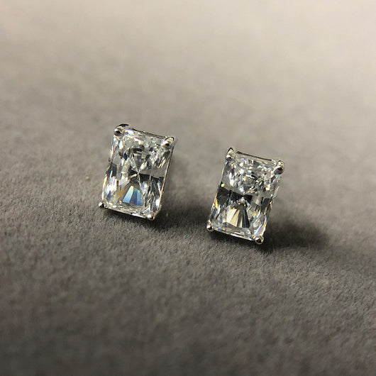 Aretes de Circonita Simulada con Montura Rectangular de Cuatro Puntas - Image 3