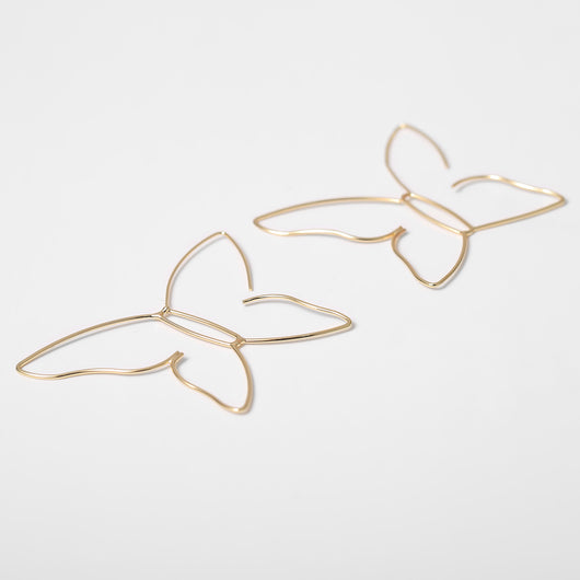 Aretes Mariposa Elegantes de Cobre - Diseño Moderno Transfronterizo - Image 4