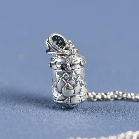 Collar Colgante de Loto para Mujer - Diseño Elegante y Versátil