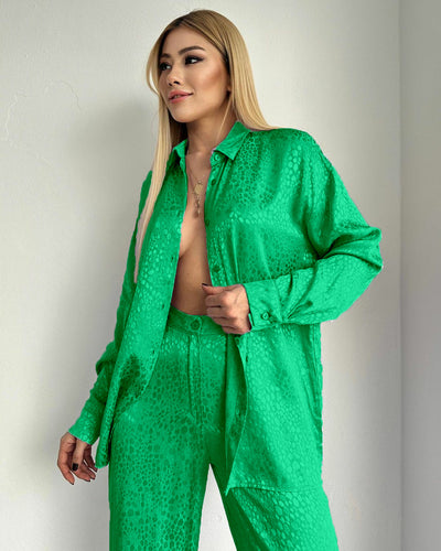 Conjunto de Dos Piezas Mujer con Camisa Estampado Leopardo y Pantalón - Image 39