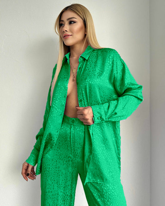 Conjunto de Dos Piezas Mujer con Camisa Estampado Leopardo y Pantalón - Image 39