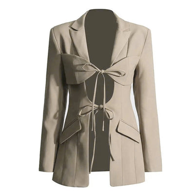 Blazer Asimétrico con Escote V y Detalles Calados - Image 10