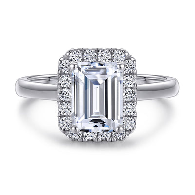Anillo de Plata Esterlina para Mujer con Zirconia Cúbica Diseño Escalera