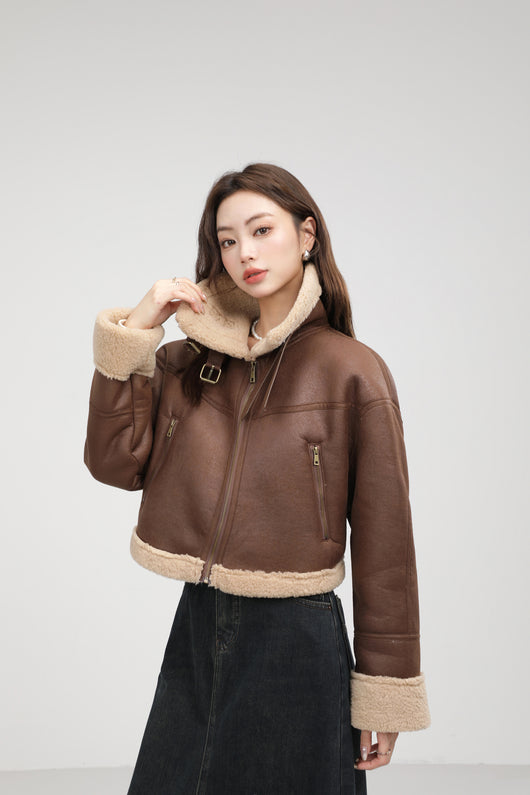 Abrigo Corto de Cordero con Cuello Parado y Forro de Piel - Image 10