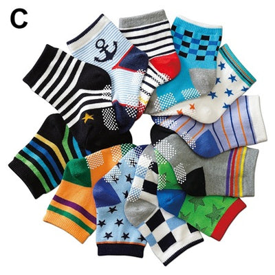 Calcetines Infantiles Estampados Antideslizantes para Niños de 5-7 Años - Image 11