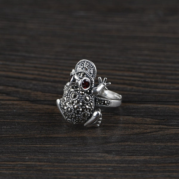 Anillo de Plata Thai Vintage con Diseño de Cigarra y Rana Dorada
