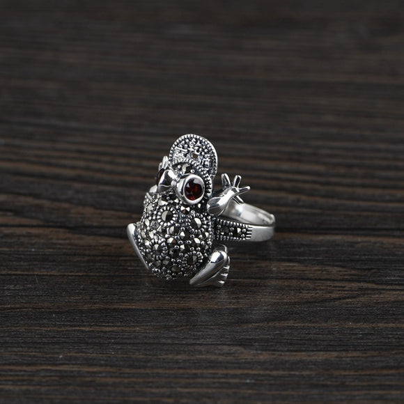 Anillo de Plata Thai Vintage con Diseño de Cigarra y Rana Dorada