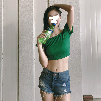 Blusa Escotada Plisada Verde Retro para Mujer - Image 6