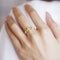 Anillo Hueco Dorado Vintage para Mujer
