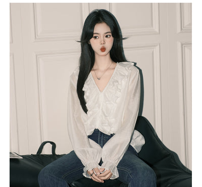 Blusa Blanca con Cuello en V y Volantes - Image 11