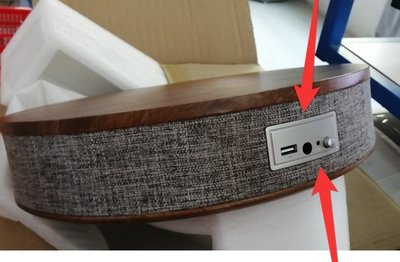 Mesa Auxiliar Redonda con Cargador Inalámbrico y Parlante Bluetooth - Image 6