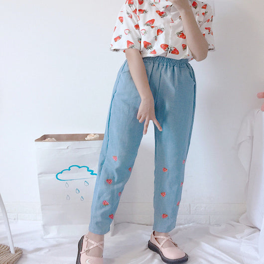 Jeans con Bordado de Fresa - Image 11
