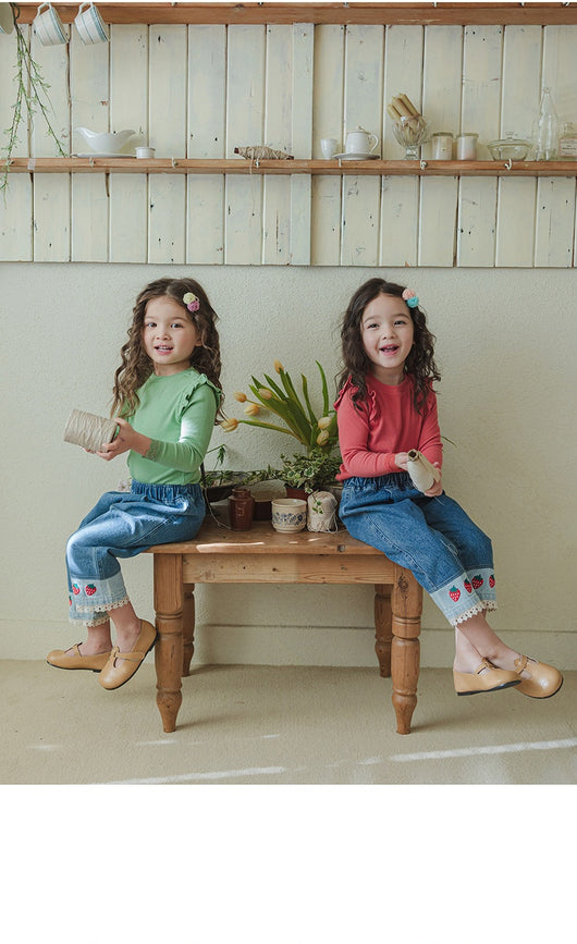 Jeans Casuales con Bordado de Fresa y Encaje - Image 34