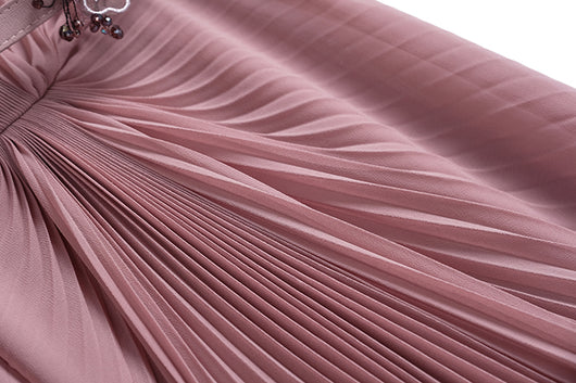 Vestido Elegante con Pliegues y Detalle Floral en la Cintura - Image 31