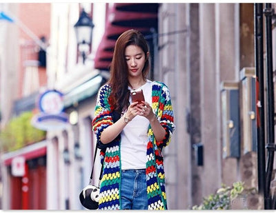 Cardigan Tejido a Mano con Capucha Arcoíris - Abrigo Suéter Largo para Otoño - Image 3